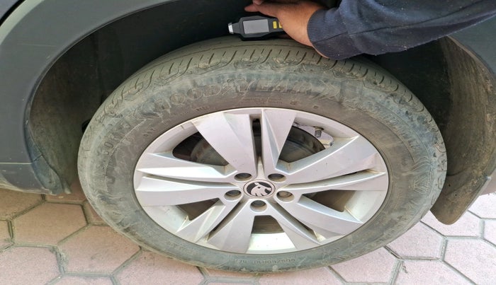 2022 Skoda KUSHAQ AMBITION 1.0L TSI AT, Petrol, Automatic, 72,197 km, tyre