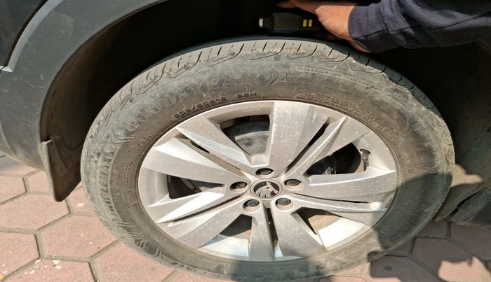 2022 Skoda KUSHAQ AMBITION 1.0L TSI AT, Petrol, Automatic, 72,197 km, tyre