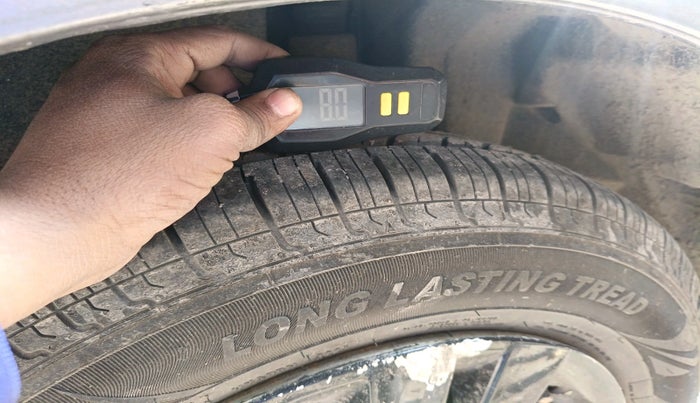 2013 Maruti Swift Dzire VXI, Petrol, Manual, 1,41,926 km, tyre