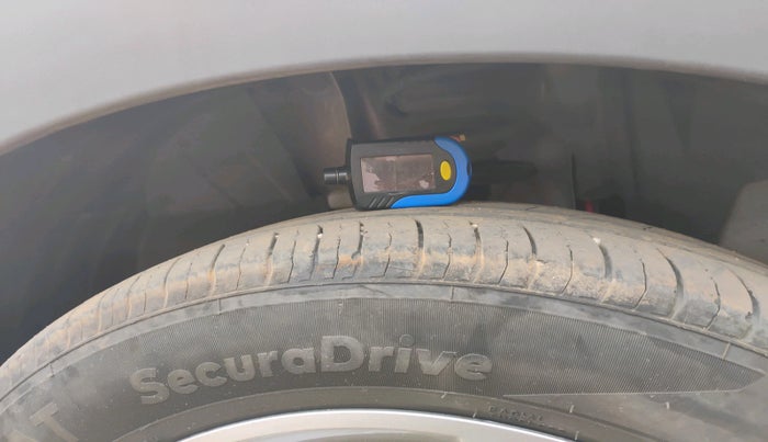 2024 Renault TRIBER RXZ, Petrol, Manual, 13,821 km, tyre