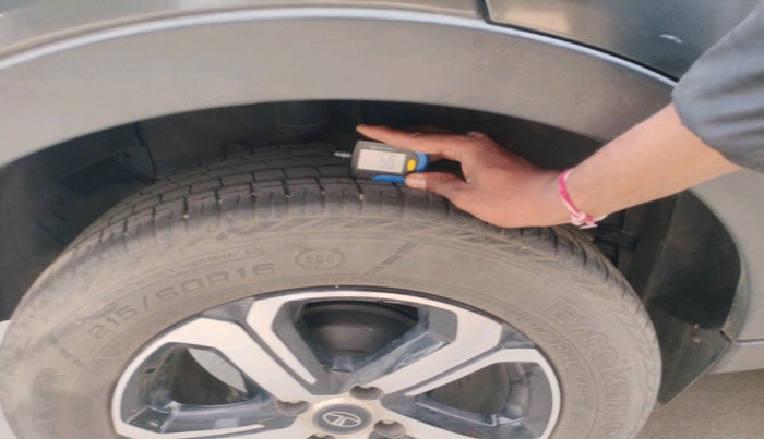 2022 Tata NEXON XZA PLUS PETROL, Petrol, Automatic, 25,743 km, tyre