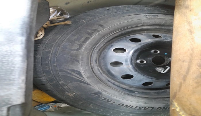 2012 Maruti Swift Dzire VDI, Diesel, Manual, 1,98,035 km, tyre