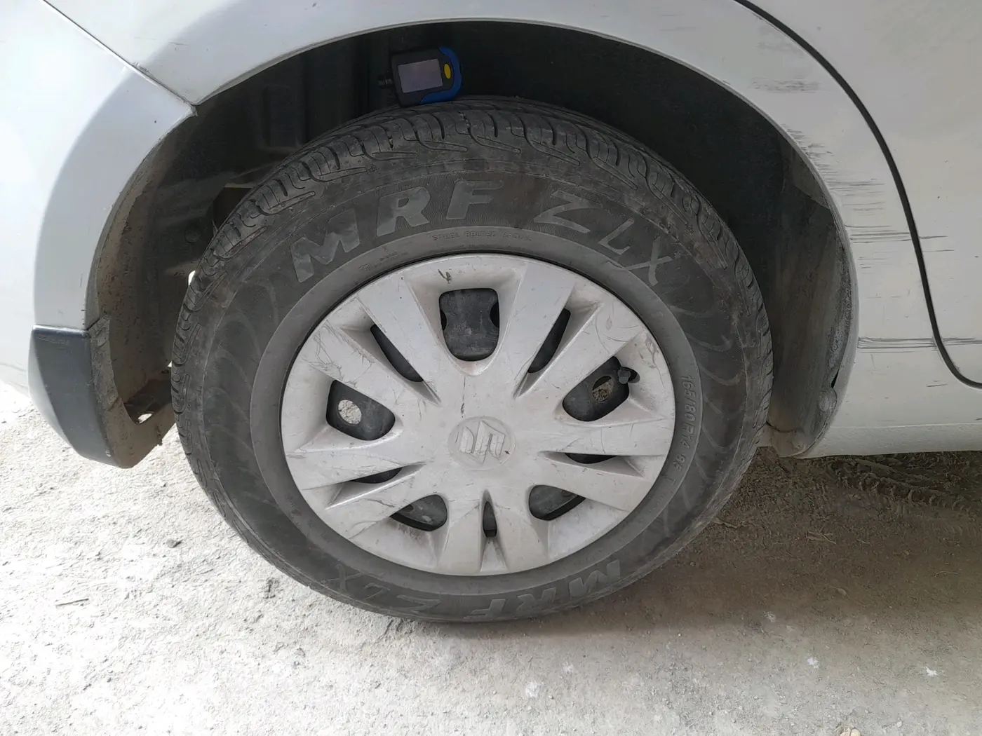 2012 Maruti Swift Dzire VDI, Diesel, Manual, 1,98,035 km, tyre