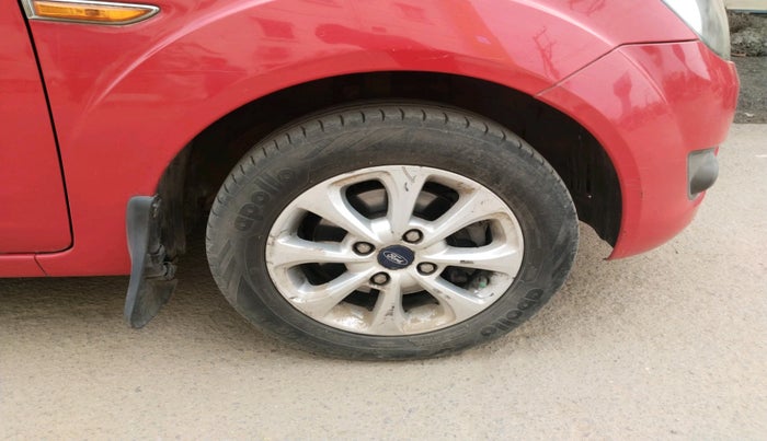 2012 Ford Figo TITANIUM 1.4 DIESEL, Diesel, Manual, 1,04,062 km, tyre