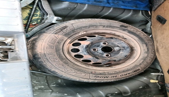 2014 Maruti Alto 800 LXI, Petrol, Manual, 83,959 km, tyre