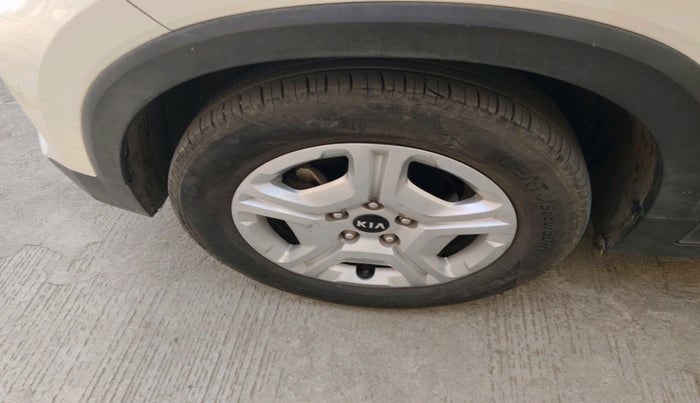 2021 KIA SONET HTX 1.0 IMT, Petrol, Manual, 68,813 km, tyre