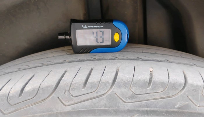 2021 Volkswagen TAIGUN HIGHLINE 1.0 TSI AT, Petrol, Automatic, 29,642 km, tyre