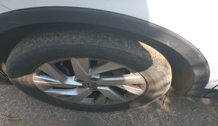 2022 Volkswagen TIGUAN ELEGANCE 2.0 TSI DSG, Petrol, Automatic, 43,802 km, tyre