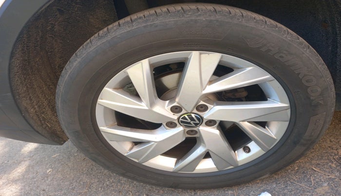 2022 Volkswagen TIGUAN ELEGANCE 2.0 TSI DSG, Petrol, Automatic, 43,802 km, tyre