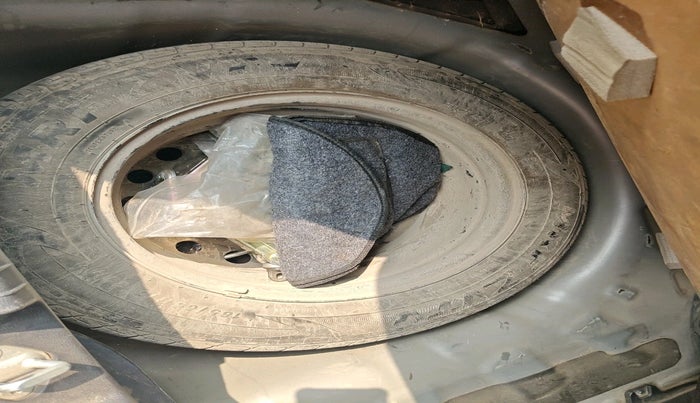 2017 Hyundai Elite i20 ASTA 1.2, Petrol, Manual, 67,898 km, tyre