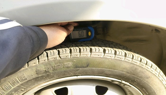 2014 Maruti Alto K10 LXI, Petrol, Manual, 30,001 km, tyre