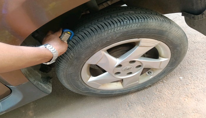 2012 Renault Duster 85 PS RXL DIESEL, Diesel, Manual, 1,17,379 km, tyre