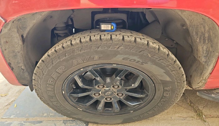 2016 Mahindra TUV300 T8 AMT, Diesel, Automatic, 1,18,378 km, tyre