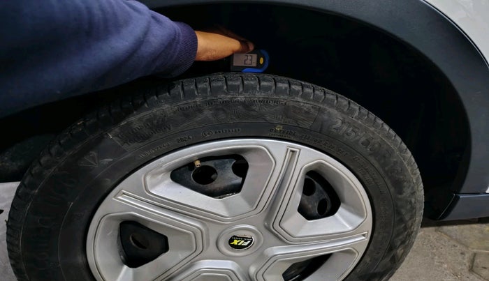 2020 Tata NEXON XMA SUNROOF DIESEL, Diesel, Automatic, 2,21,317 km, tyre