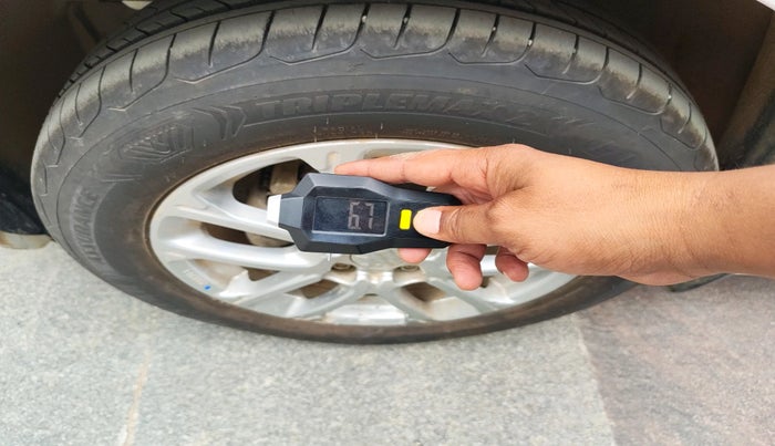 2019 Maruti Swift LXI, Petrol, Manual, 17,963 km, tyre