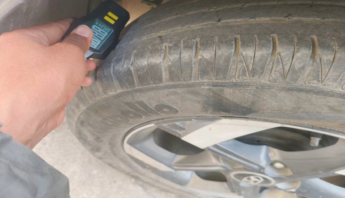 2020 Hyundai VENUE SX 1.5 CRDI, Diesel, Manual, 1,33,654 km, tyre