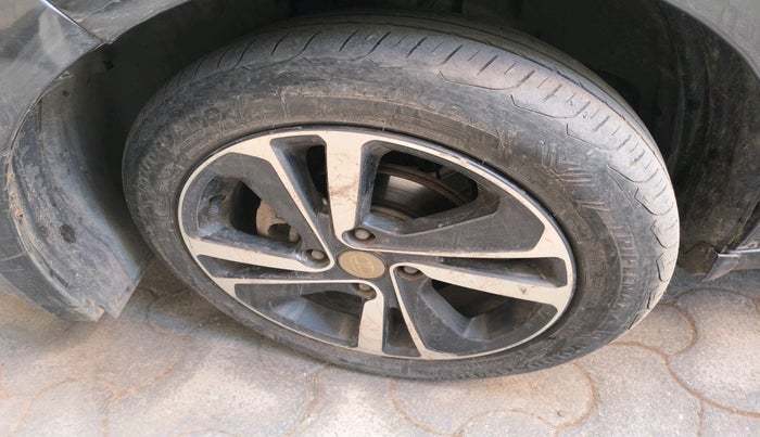 2020 Tata ALTROZ XZ DIESEL, Diesel, Manual, 1,06,115 km, tyre