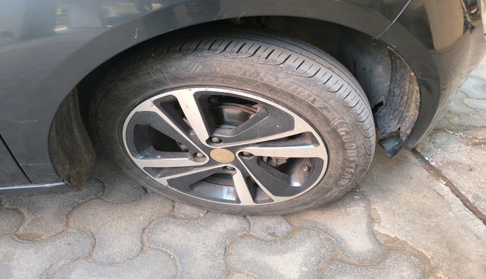 2020 Tata ALTROZ XZ DIESEL, Diesel, Manual, 1,06,115 km, tyre