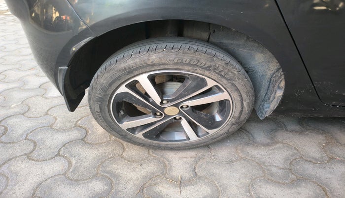 2020 Tata ALTROZ XZ DIESEL, Diesel, Manual, 1,06,115 km, tyre