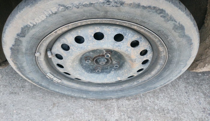 2017 Renault Lodgy 110 PS RXZ STEPWAY 7 STR, Diesel, Manual, 1,06,307 km, tyre