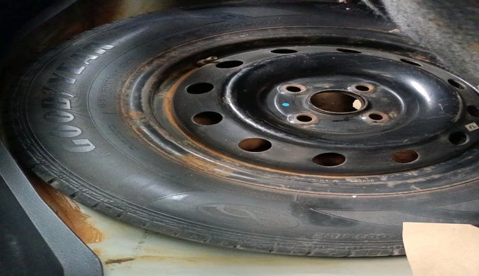 2012 Maruti Swift VDI, Diesel, Manual, 1,14,975 km, tyre