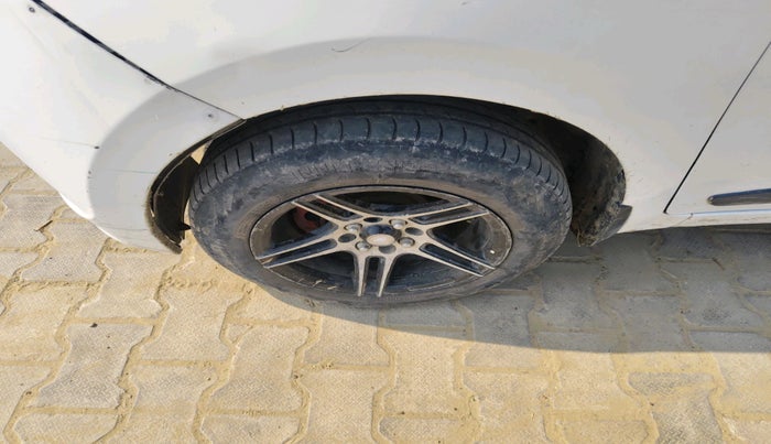 2014 Hyundai Grand i10 SPORTZ 1.2 KAPPA VTVT, Petrol, Manual, 97,135 km, tyre