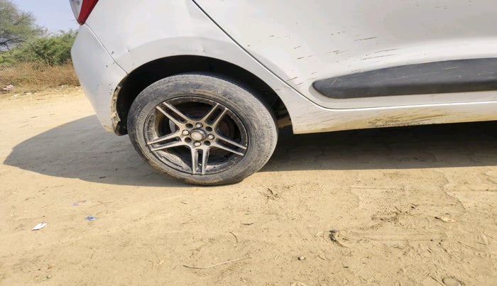 2014 Hyundai Grand i10 SPORTZ 1.2 KAPPA VTVT, Petrol, Manual, 97,135 km, tyre