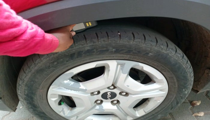 2021 KIA SONET HTK PLUS 1.0 IMT, Petrol, Manual, 1,29,339 km, tyre