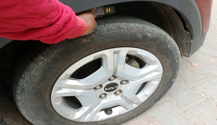 2021 KIA SONET HTK PLUS 1.0 IMT, Petrol, Manual, 1,29,339 km, tyre