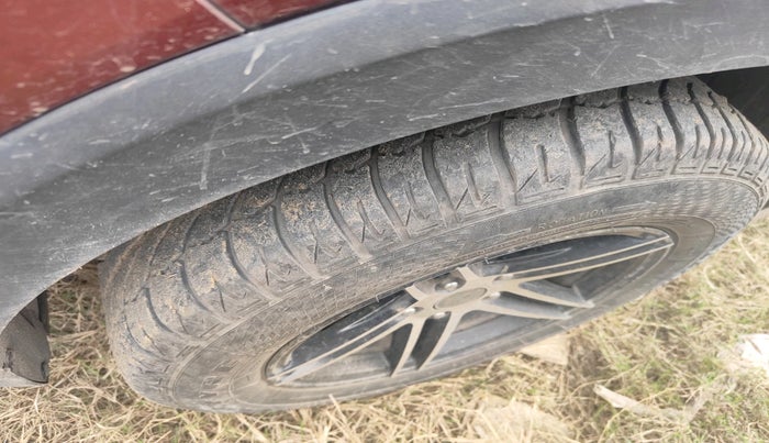 2021 KIA SONET HTE 1.2, Petrol, Manual, 61,710 km, tyre