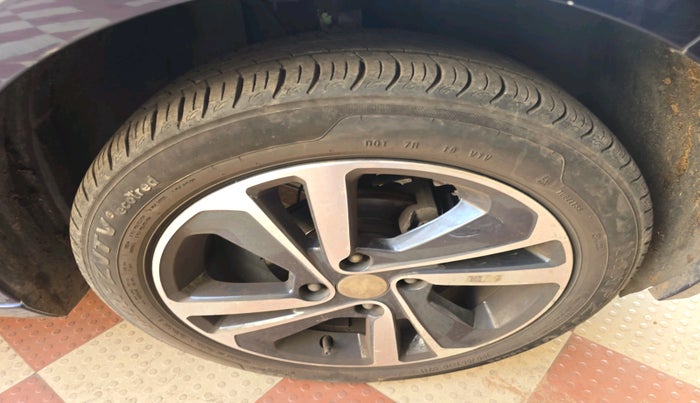 2022 Tata ALTROZ XZ PETROL, Petrol, Manual, 28,447 km, tyre