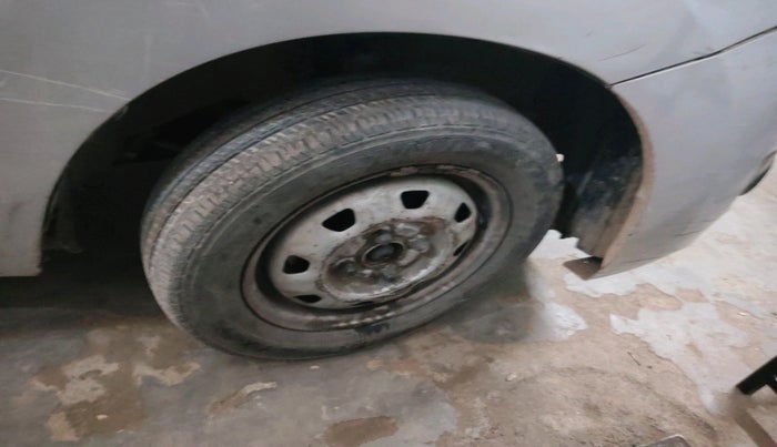 2013 Maruti Wagon R 1.0 LXI CNG, CNG, Manual, 1,40,035 km, tyre