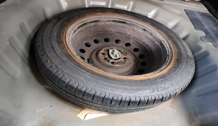 2014 Maruti Ciaz VXI+, Petrol, Manual, 1,34,832 km, tyre