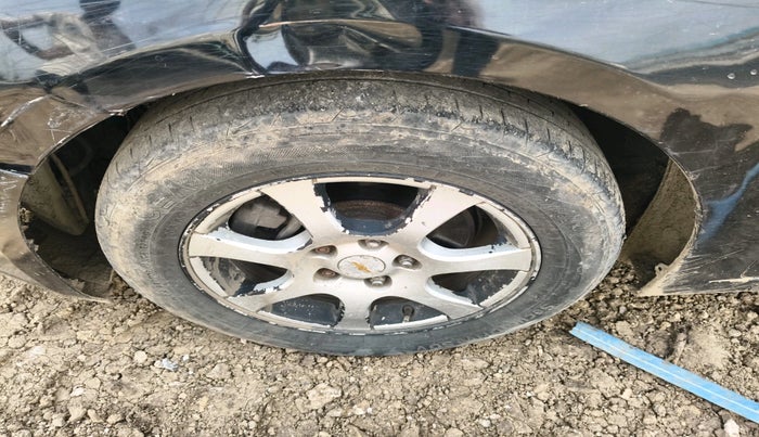 2012 Chevrolet Cruze LTZ, Diesel, Manual, 1,42,800 km, tyre