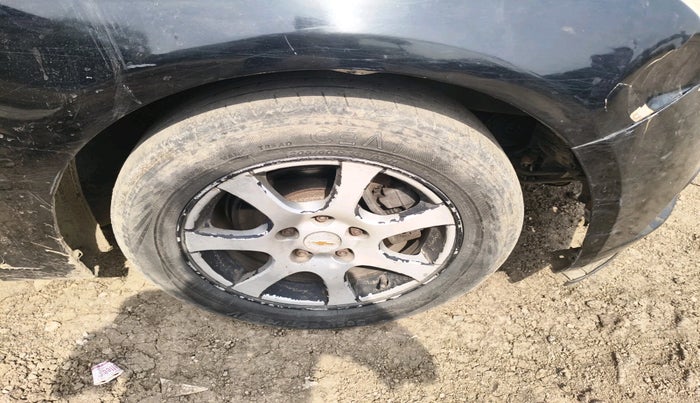 2012 Chevrolet Cruze LTZ, Diesel, Manual, 1,42,800 km, tyre