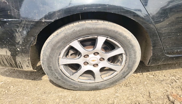 2012 Chevrolet Cruze LTZ, Diesel, Manual, 1,42,800 km, tyre