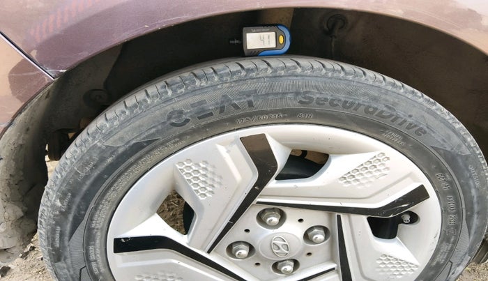 2020 Hyundai AURA S 1.2 AMT, Petrol, Automatic, 57,015 km, tyre