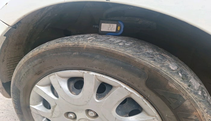 2011 Hyundai i20 MAGNA 1.2, Petrol, Manual, 1,76,529 km, tyre