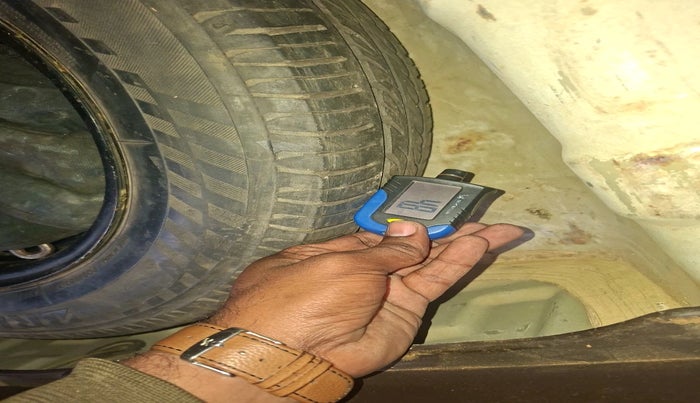 2011 Hyundai i20 MAGNA 1.2, Petrol, Manual, 1,76,529 km, tyre