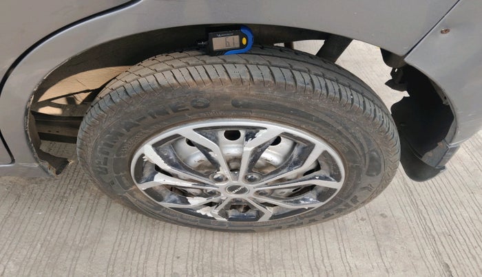 2014 Maruti Wagon R 1.0 LXI CNG, Petrol, Manual, 1,21,913 km, tyre