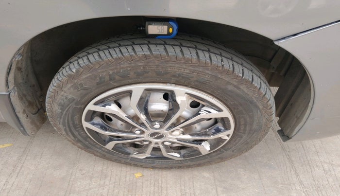 2014 Maruti Wagon R 1.0 LXI CNG, Petrol, Manual, 1,21,913 km, tyre