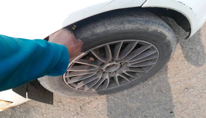 2011 Ford Figo TITANIUM 1.4 DIESEL, Diesel, Manual, 1,17,346 km, tyre