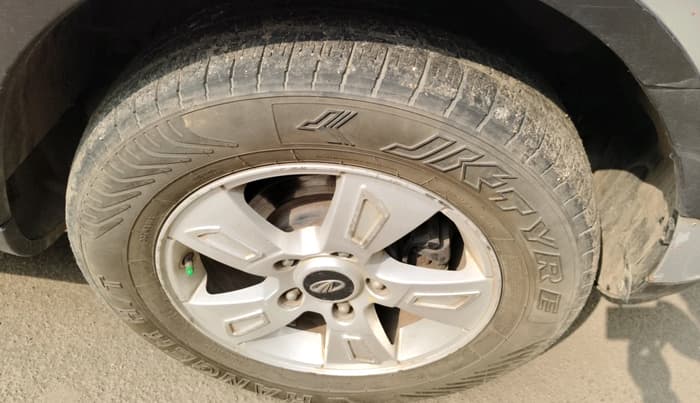 2012 Mahindra XUV500 W8, Diesel, Manual, 1,23,510 km, tyre