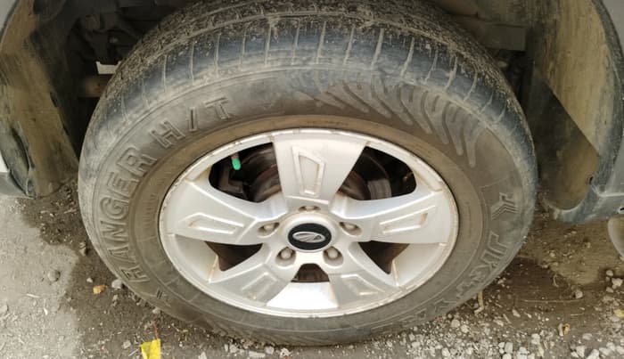 2012 Mahindra XUV500 W8, Diesel, Manual, 1,23,510 km, tyre