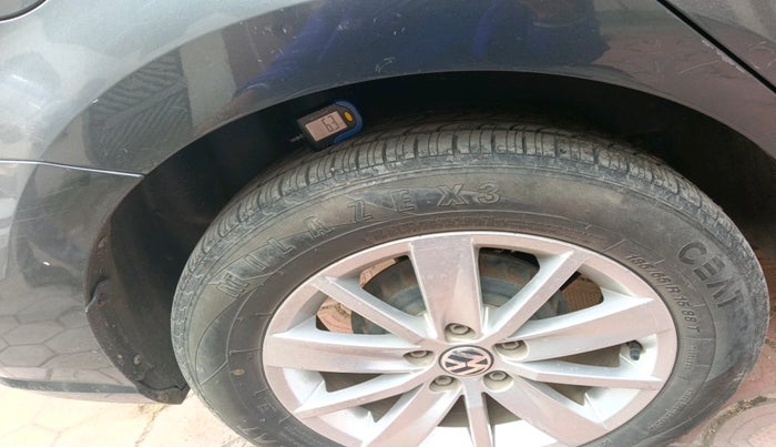 2016 Volkswagen Ameo HIGHLINE PLUS 1.5L AT 16 ALLOY, Diesel, Automatic, 60,364 km, tyre