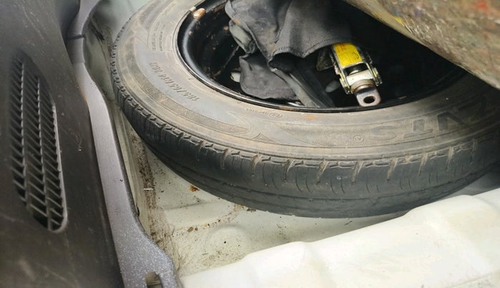 2011 Hyundai i20 ASTA (O) 1.2 WITH SUNROOF, Petrol, Manual, 1,22,559 km, tyre