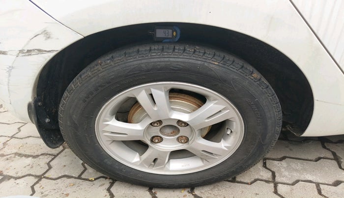 2011 Hyundai i20 ASTA (O) 1.2 WITH SUNROOF, Petrol, Manual, 1,22,559 km, tyre