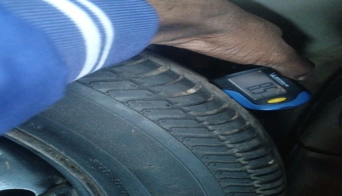 2012 Maruti Swift Dzire VDI, Diesel, Manual, 1,02,380 km, tyre