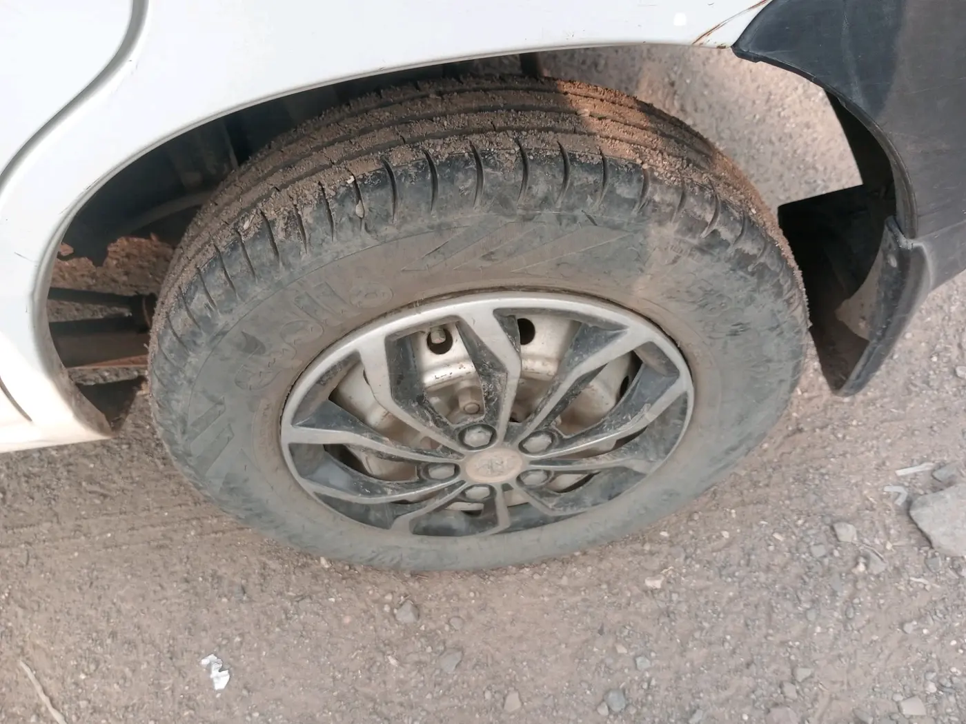 2012 Maruti Alto LXI, Petrol, Manual, 63,991 km, tyre