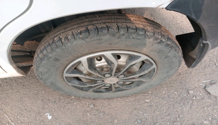 2012 Maruti Alto LXI, Petrol, Manual, 63,991 km, tyre